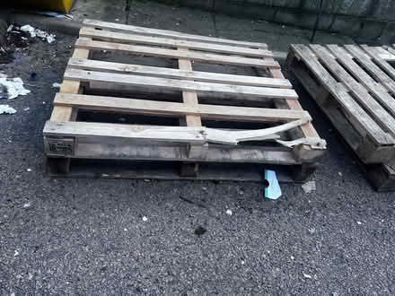Photo of free 4 pallets (AB11) #2