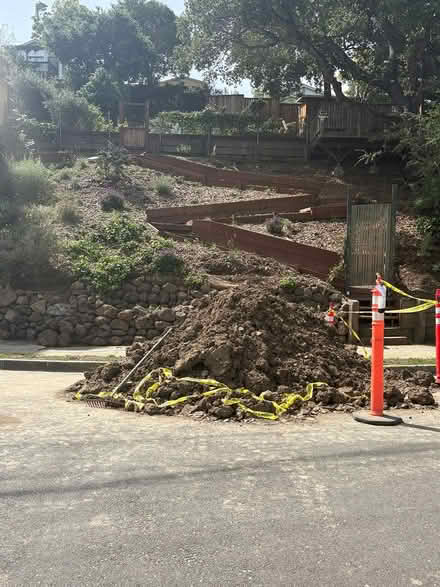 Photo of free Dirt (Millsmont - Oakland) #1