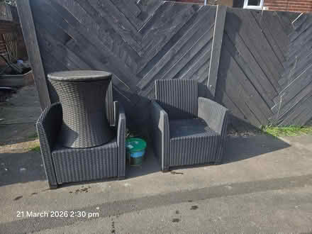 Photo of free Bbq and chairs with ice table (Wakefield WF4) #1