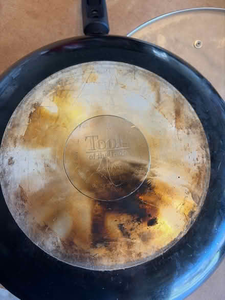 Photo of free 5qt Skillet non-stick (S. Leesburg near Banshee Reeks) #2
