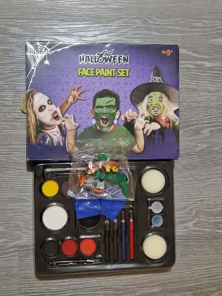 Photo of free Halloween things (Roslin EH25) #1