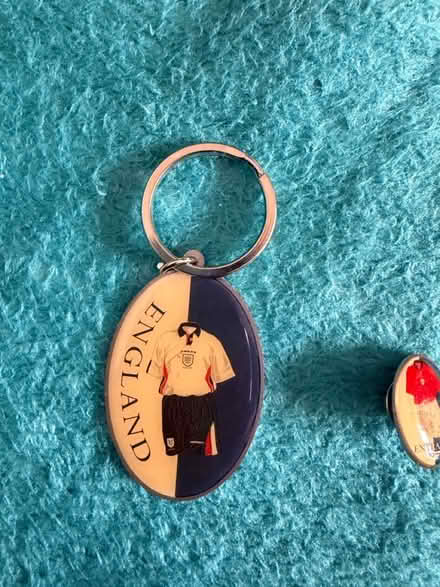 Photo of free England Keyring & pin badge (Westbury Wilts BA13) #1