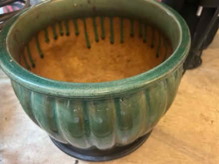 Photo of free A variety of plant pots (Damascus,MD) #2