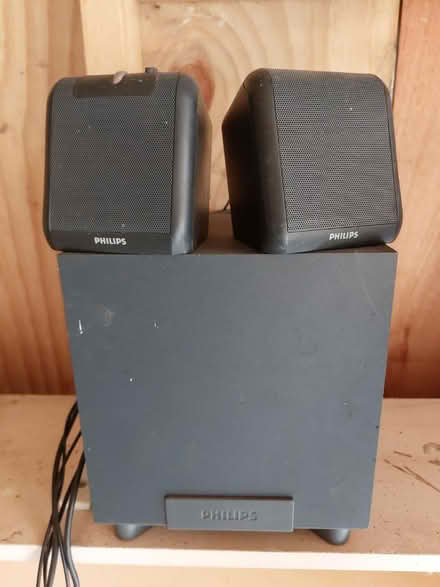 Photo of free Philips computer speakers (SY5 Hanwood) #1