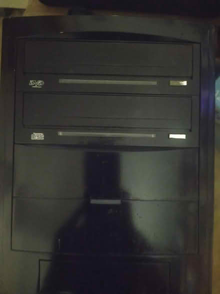 Photo of free PC 17 monitor & PC Tower 500 Watt (Noble Park) #2