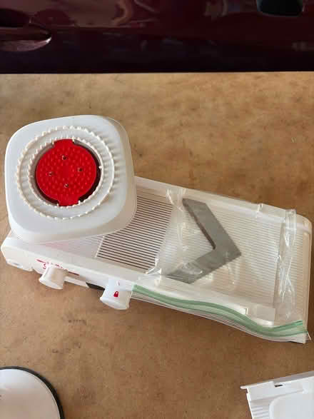 Photo of free Tupperware cutting items (S. Leesburg near Banshee Reeks) #3