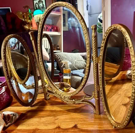 Photo of free Tri-fold mirror (Stanford in the Vale SN7) #1