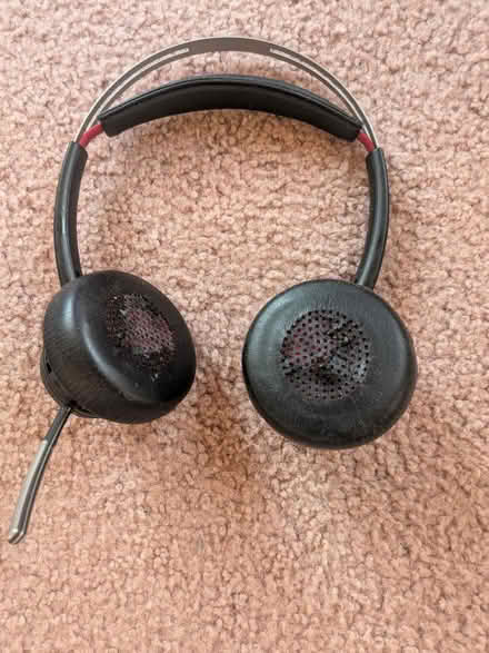Photo of free Used headset & microphone Bluetooth (Near Story and King) #2