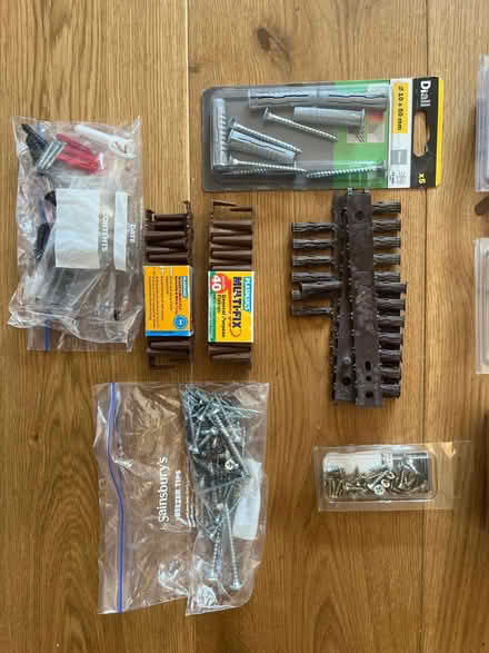 Photo of free Screws, rawlplugs and screwdriver bit (Hertford SG13) #2