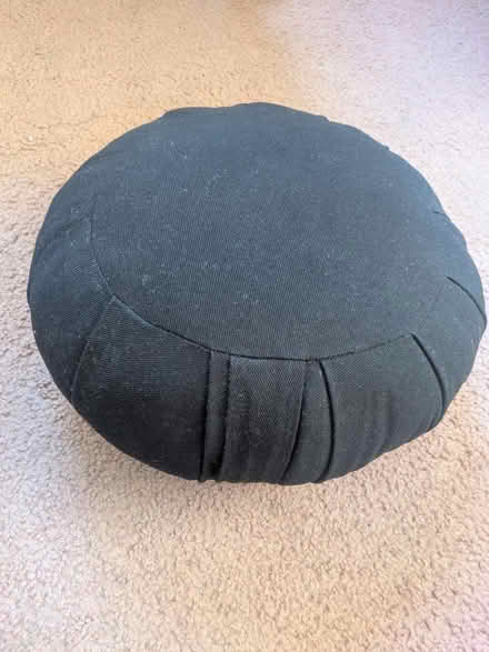 Photo of free Cushion, black. meditation (Near Story and King) #1