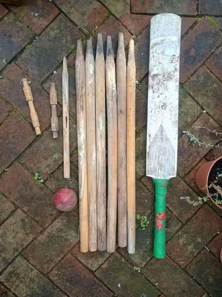 Photo of free Cricket set (Lewes (near Prison)) #2