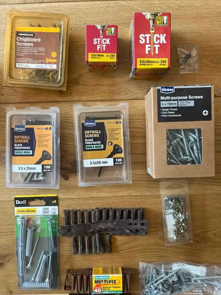 Photo of free Screws, rawlplugs and screwdriver bit (Hertford SG13) #1