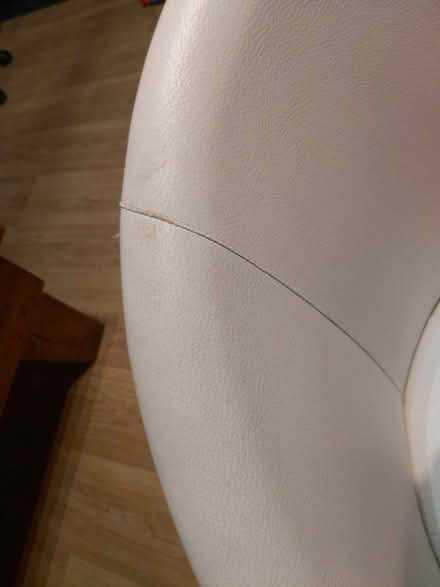 Photo of free White roller Chair .... (Carterton OX18) #1