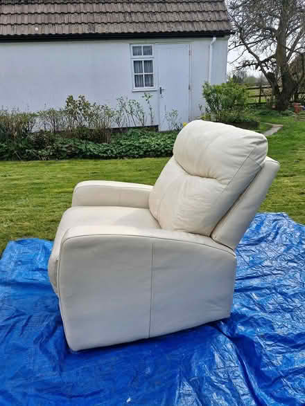 Photo of free Cream leather chair, recliner (Cw5 8ef) #3