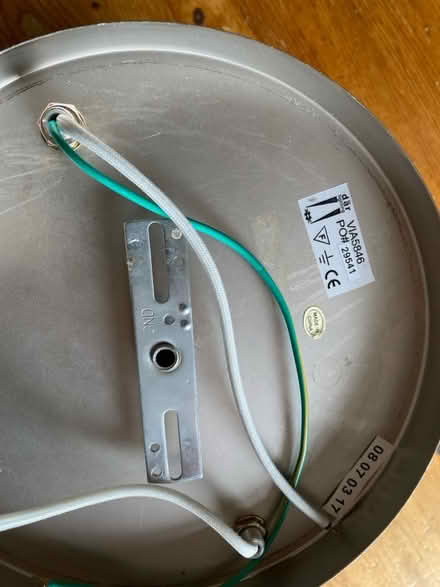Photo of free DAR Lightning ceiling light (Spotland Bridge OL12) #3