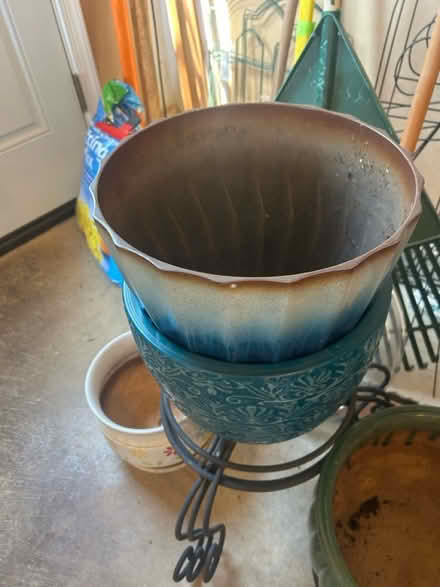 Photo of free A variety of plant pots (Damascus,MD) #1