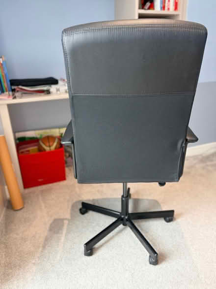 Photo of free Height adjustable chair - must go today (South Lambeth SW8) #1