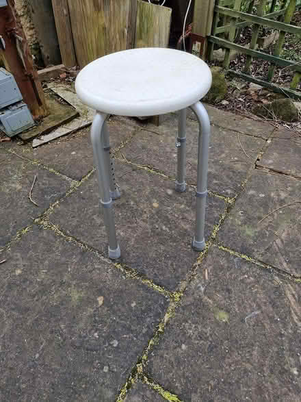 Photo of free shower stool adjustable (mansfield, NG18) #1