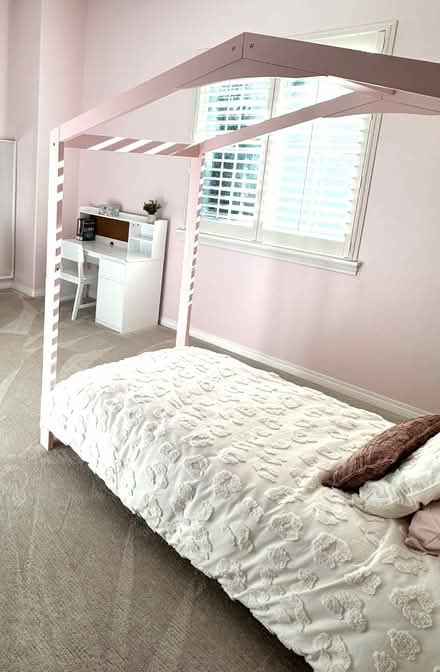 Photo of free 2x Twin Canopy Beds (pink) (92127) #1