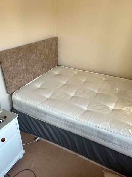 Photo of free 4ft small Double Bed divan (Nn4 9dq) #1