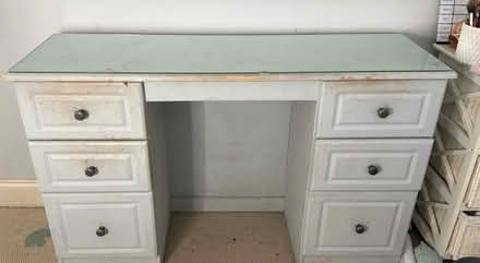 Photo of free Dressing table (North cheam SM3) #1