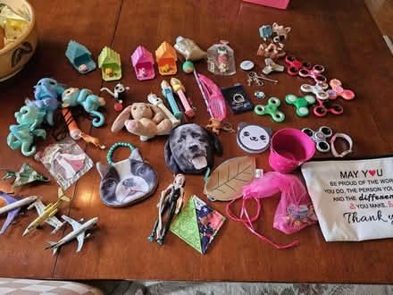 Photo of free Fun giveaway bits (E. Wilmette) #1