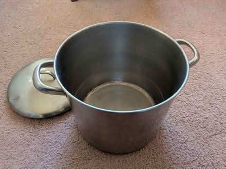 Photo of free Pan, pot, kitchenware (Near Story and King) #3