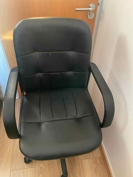 Photo of free Office desk and chair (Ravenscourt Park W6) #2