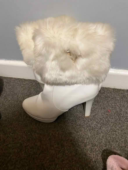 Photo of free Size 6 boots (SY11) #1