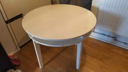 Photo of free Kids round table (Isleworth TW7) #1