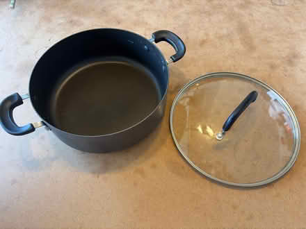 Photo of free 5qt pot (S. Leesburg near Banshee Reeks) #2