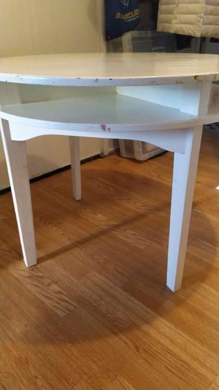 Photo of free Kids round table (Isleworth TW7) #2