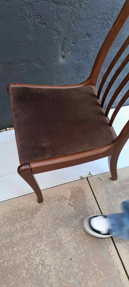 Photo of free extendable dining table (Blacklands TN34) #4