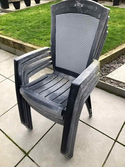 Photo of free Patio table and 4 chairs (Elton BL8) #4