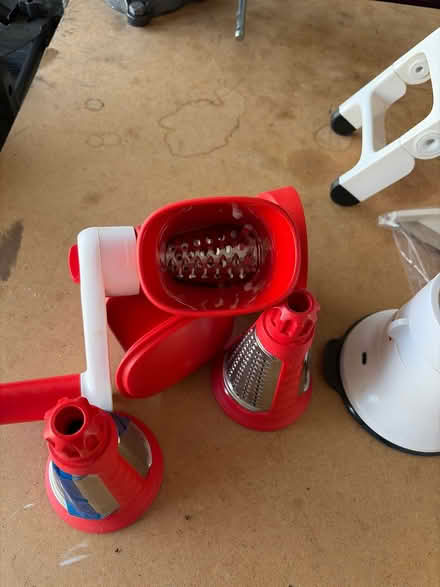 Photo of free Tupperware cutting items (S. Leesburg near Banshee Reeks) #2
