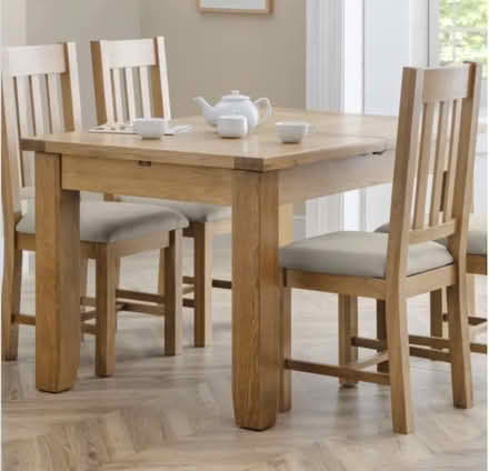 Photo of small wood dining table (Wells BA5) #1