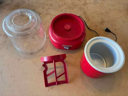 Photo of free Hamilton beach ice cream maker (S. Leesburg near Banshee Reeks) #2