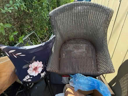 Photo of free Wicker chair with zippered cushion (Valencia Avenue, Sunnyvale) #2
