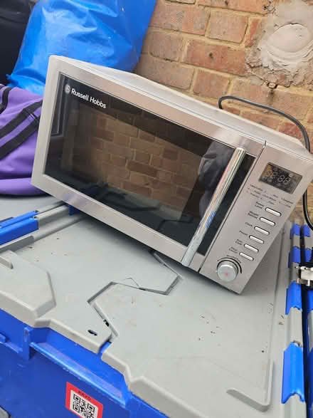 Photo of free Mircowave (South Croydon CR2) #1