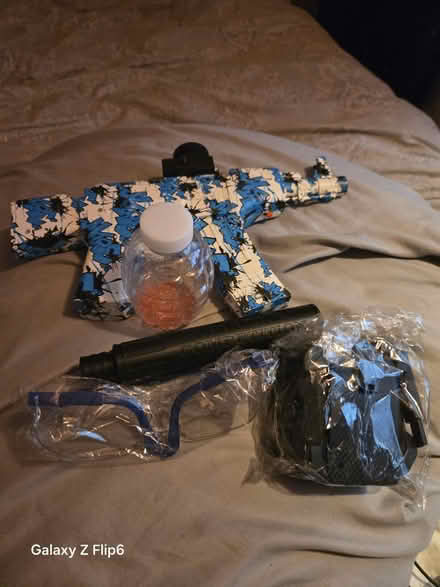 Photo of free Splatter toy gun (Erith DA8) #2