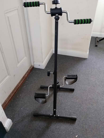 Photo of free Seated exercise machine (GL52) #1