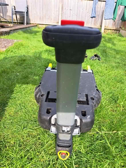 Photo of free Maxi cosi isofix locking base (Heswall) #4