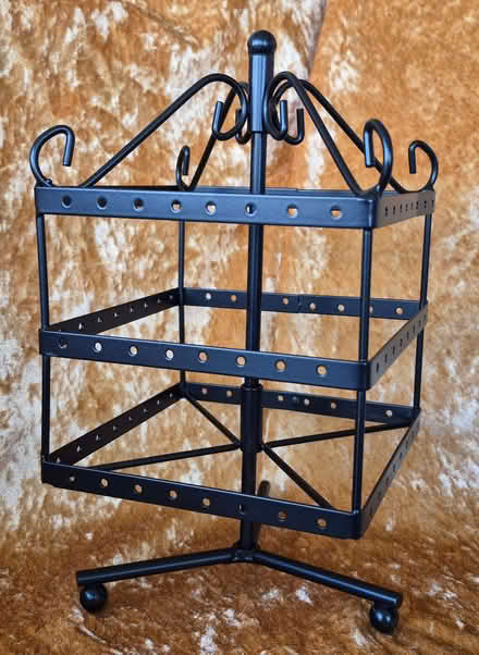 Photo of free Earring display stand (Bridge Of Earn PH2) #1