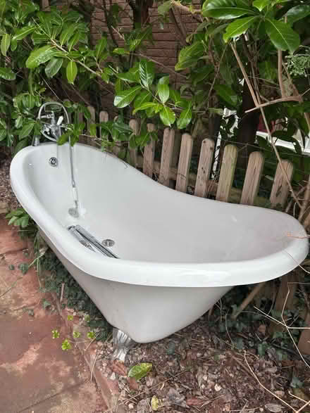 Photo of free Plastic roll top bath (Whitbourne WR6) #1