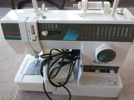 Photo of free Singer Sewing Machine (Castlemorton Common WR13) #1