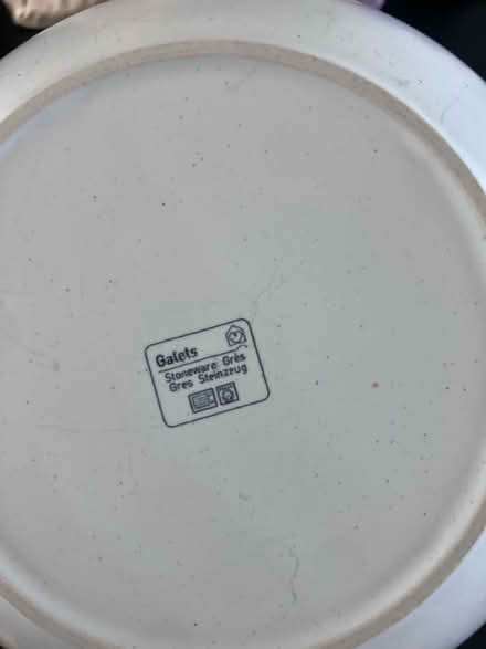 Photo of free 4 bowls, jug and glass (Gospel Oak NW5) #3