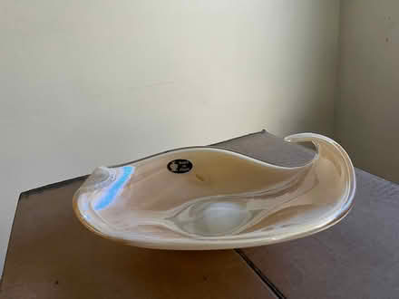 Photo of free Glass dish with curved tips (Saratoga Village) #2