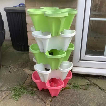 Photo of free Stacking plant pots (Widmore BR2) #1