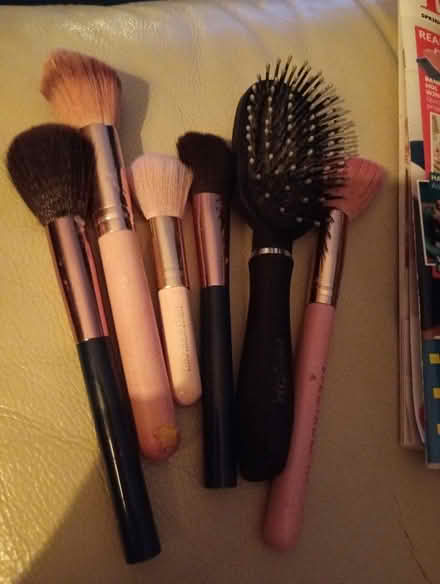 Photo of free Make up brushes and hairbrush (Temple Cowley OX4) #1