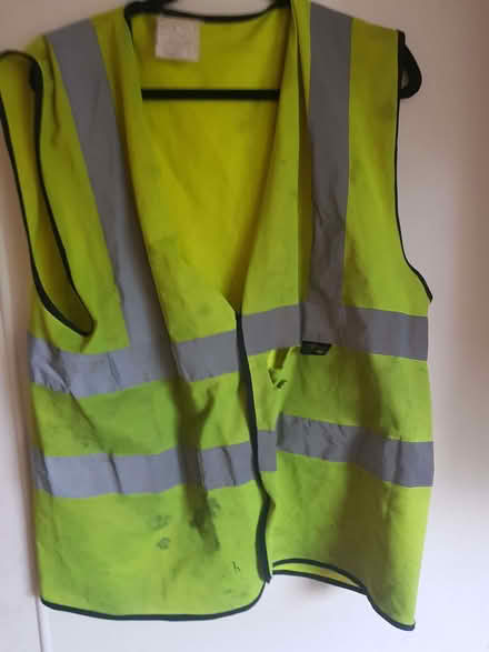 Photo of free Large hi vis vest (Corstorphine EH12) #1